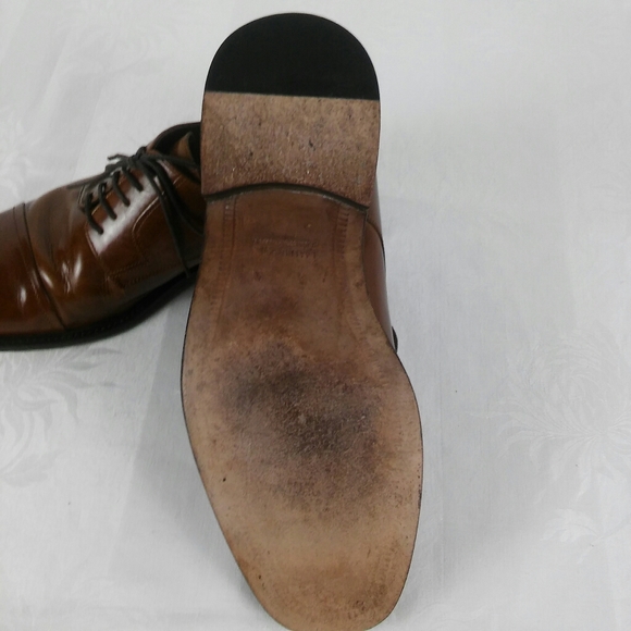 Men's Johnston & Murphy cap toe shoes. - Picture 4 of 5